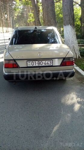 Mercedes E 200 1992, 250,000 km - 2.0 л - Sumqayıt
