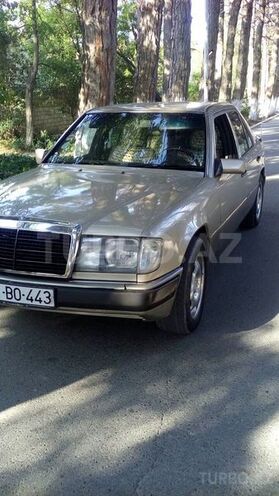 Mercedes E 200 1992, 250,000 km - 2.0 л - Sumqayıt