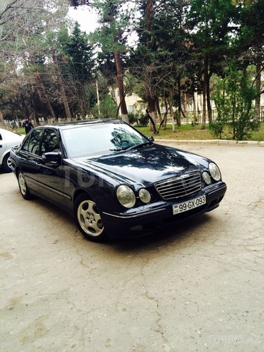 Mercedes E 240 2001, 240,000 km - 2.4 л - Sumqayıt