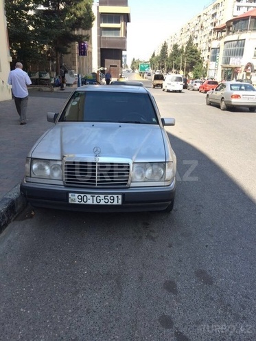 Mercedes E 200 1993, 200,000 km - 2.0 л - Bakı