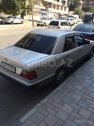 Mercedes E 200 1993, 200,000 km - 2.0 л - Bakı