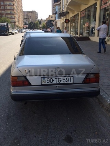Mercedes E 200 1993, 200,000 km - 2.0 л - Bakı