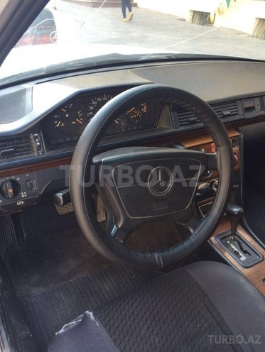 Mercedes E 200 1993, 200,000 km - 2.0 л - Bakı