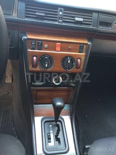 Mercedes E 200 1993, 200,000 km - 2.0 л - Bakı