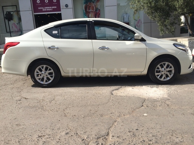 Nissan Sunny 2015, 17,100 km - 1.5 l - Bakı