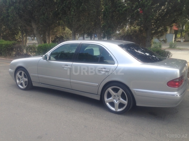 Mercedes E 240 2000, 150,000 km - 2.6 l - Bakı