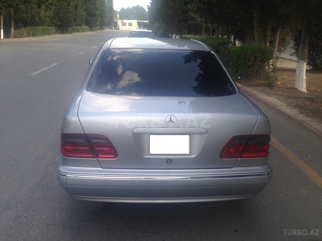 Mercedes E 240 2000, 150,000 km - 2.6 l - Bakı