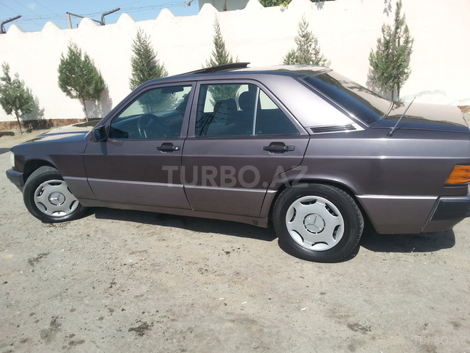 Mercedes 190 1992, 299,782 km - 2.0 л - Bakı