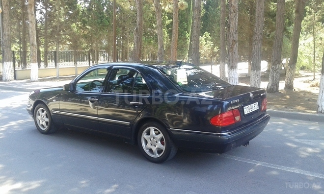 Mercedes E 280 1998, 145,000 km - 2.8 l - Sumqayıt