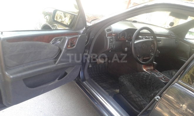 Mercedes E 280 1998, 185,000 km - 2.8 l - Sumqayıt