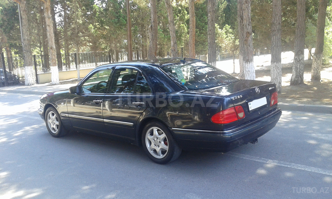 Mercedes E 280 1998, 185,000 km - 2.8 l - Sumqayıt