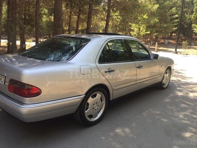Mercedes E 200 1999, 284,000 km - 2.0 l - Sumqayıt