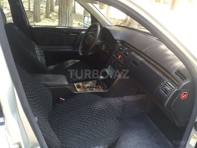 Mercedes E 200 1999, 284,000 km - 2.0 l - Sumqayıt