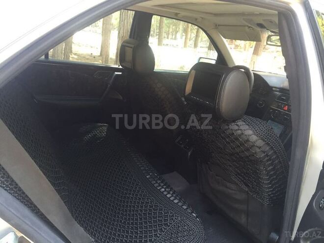 Mercedes E 200 1999, 284,000 km - 2.0 l - Sumqayıt