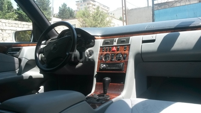 Mercedes E 240 1998, 2,500,000 km - 2.4 l - Bakı