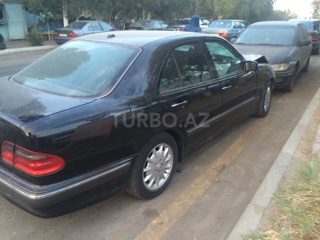 Mercedes E 320 2001, 190,000 km - 3.2 l - Bakı