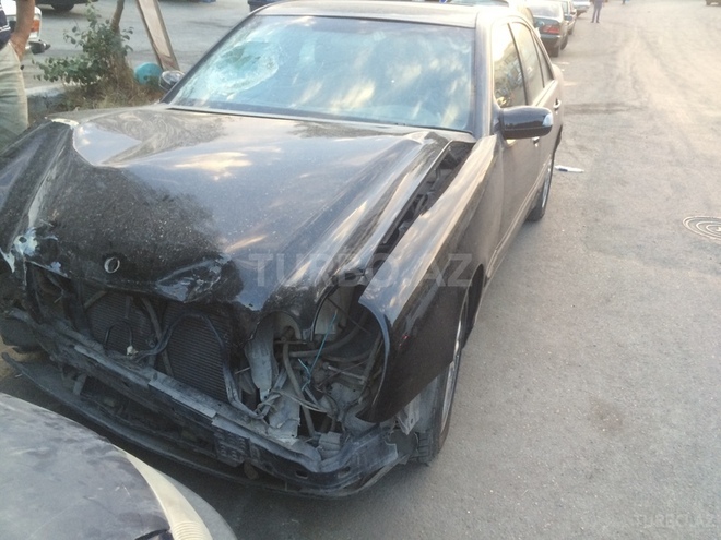 Mercedes E 320 2001, 190,000 km - 3.2 l - Bakı