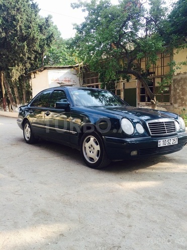 Mercedes E 230 1997, 300,000 km - 2.3 l - Bakı