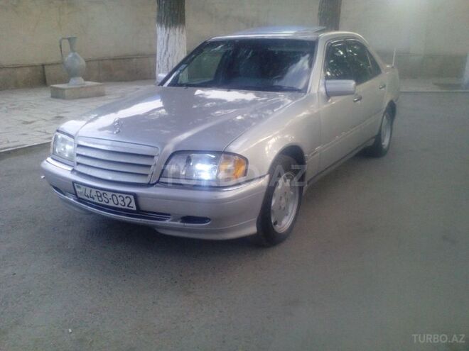 Mercedes C 220 1995, 200,000 km - 2.2 л - Sumqayıt