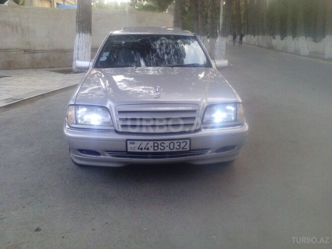 Mercedes C 220 1995, 200,000 km - 2.2 л - Sumqayıt