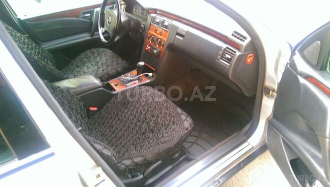 Mercedes E 220 1996, 453,000 km - 2.2 l - Bakı