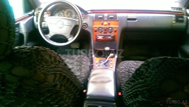 Mercedes E 220 1996, 453,000 km - 2.2 l - Bakı