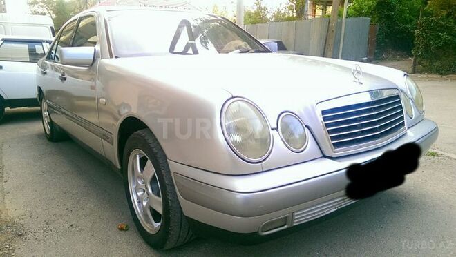 Mercedes E 220 1996, 453,000 km - 2.2 l - Bakı