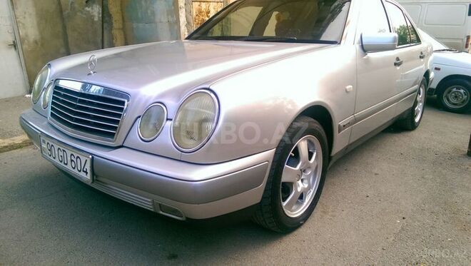 Mercedes E 220 1996, 453,000 km - 2.2 l - Bakı