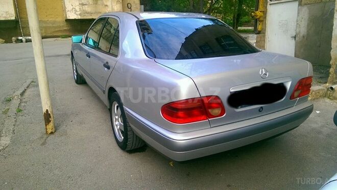 Mercedes E 220 1996, 453,000 km - 2.2 l - Bakı