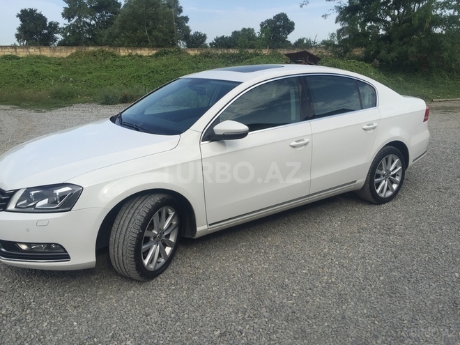 Volkswagen Passat 2011, 111,500 km - 1.8 l - Bakı