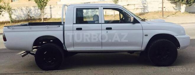 Mitsubishi L200 2006, 310,000 km - 2.5 l - Bakı