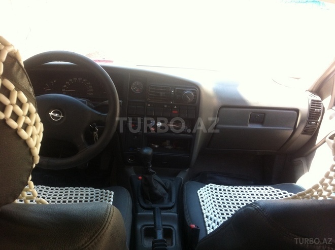 Opel Omega 1990, 1,000,000 km - 2.0 l - Şəki