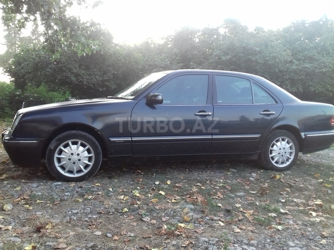 Mercedes E 220 2000, 315,030 km - 2.2 l - Oğuz