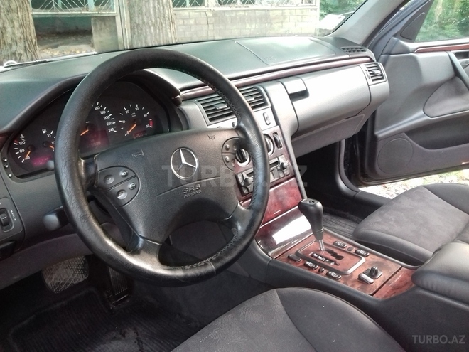 Mercedes E 220 2000, 315,030 km - 2.2 l - Oğuz