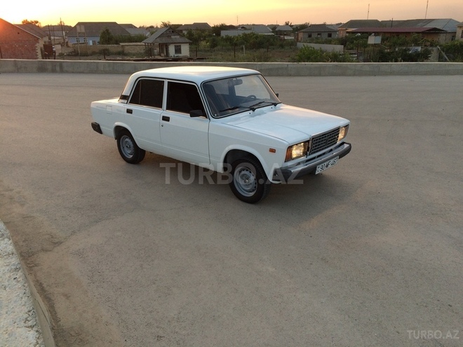 LADA (VAZ) 2107 2011, 70,000 km - 1.6 л - Salyan