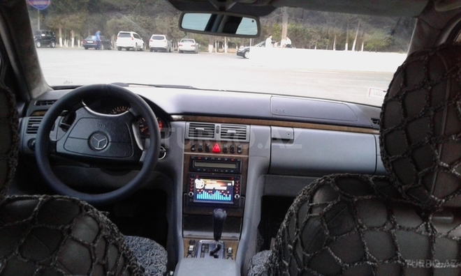 Mercedes E 220 1999, 250,000 km - 2.2 l - Sumqayıt