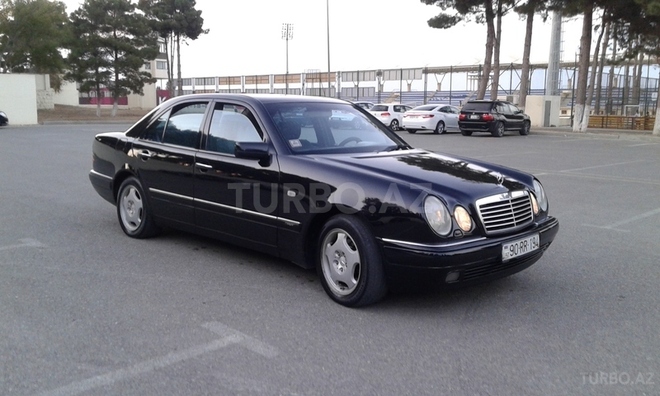 Mercedes E 220 1999, 250,000 km - 2.2 l - Sumqayıt