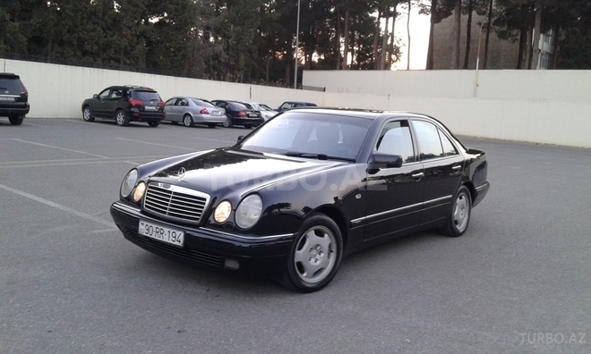 Mercedes E 220 1999, 250,000 km - 2.2 l - Sumqayıt