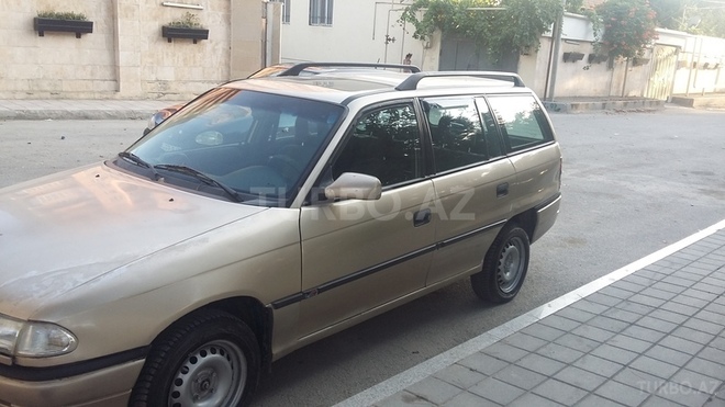 Opel Astra 1996, 280,000 km - 1.6 л - Bakı