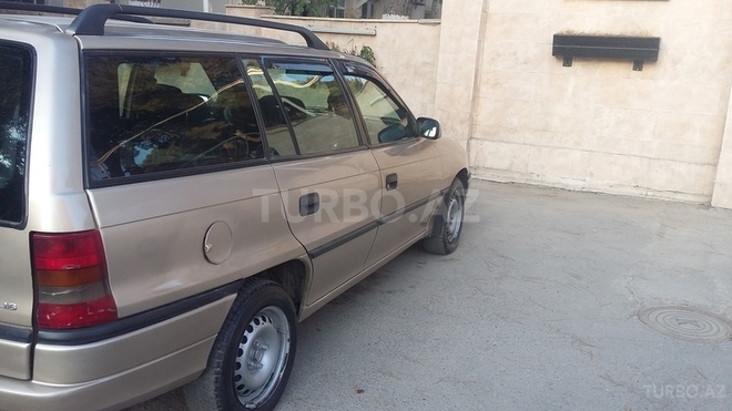 Opel Astra 1996, 280,000 km - 1.6 л - Bakı
