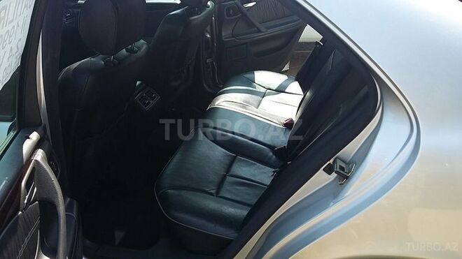 Mercedes E 240 1999, 235,000 km - 2.4 л - Bakı