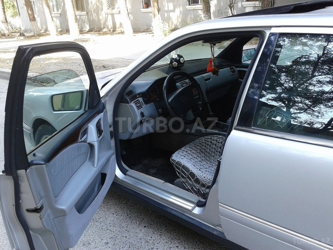 Mercedes E 320 1997, 13,200 km - 3.2 л - Sumqayıt