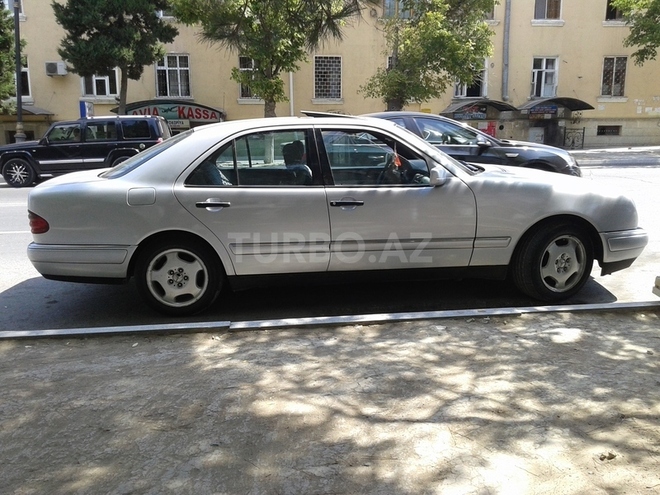 Mercedes E 320 1997, 13,200 km - 3.2 л - Sumqayıt