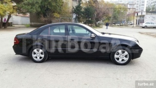 Mercedes E 270 2002, 136,500 km - 2.7 l - Sumqayıt
