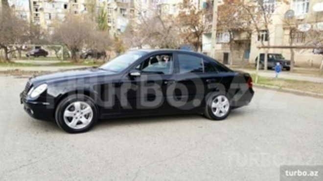 Mercedes E 270 2002, 136,500 km - 2.7 l - Sumqayıt