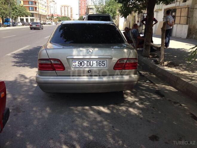 Mercedes E 230 1996, 285,000 km - 2.3 l - Bakı