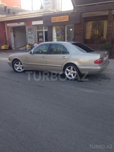 Mercedes E 230 1996, 285,000 km - 2.3 l - Bakı