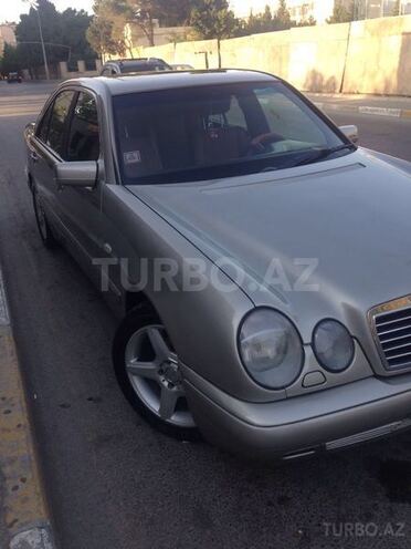 Mercedes E 230 1996, 285,000 km - 2.3 l - Bakı