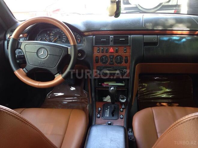 Mercedes E 230 1996, 285,000 km - 2.3 l - Bakı