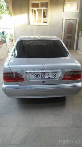 Mercedes E 240 2001, 360,000 km - 2.6 л - Bakı